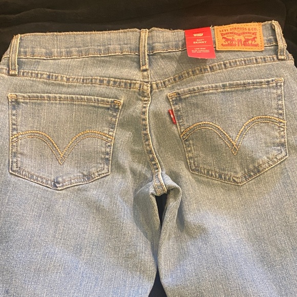 Levi's Woman’s low rise, skinny jeans - Picture 6 of 8